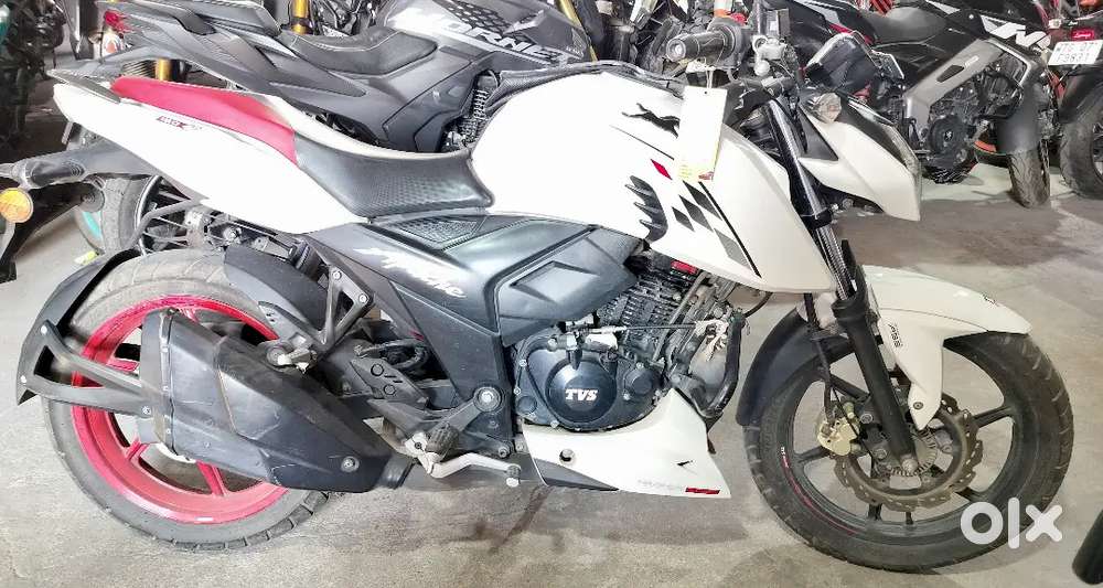 Cosmic Carbon white apache RTR 160 year 2023