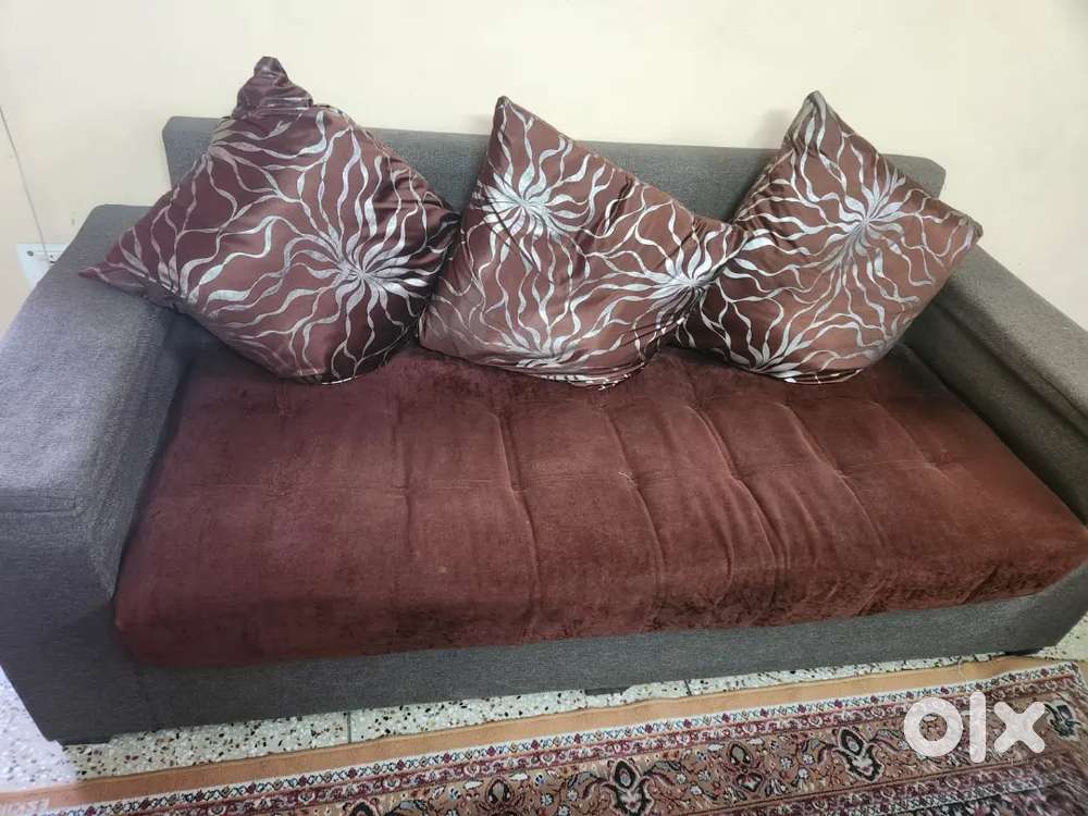 5 seater sofa with couchh