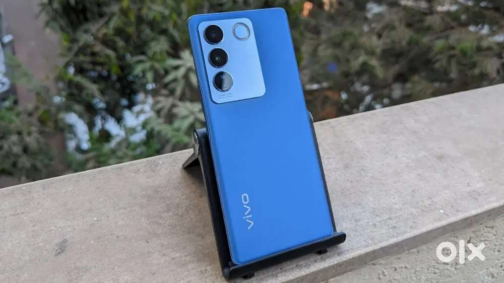 Vivo V27 5G Good condition All accessories and back panel damage