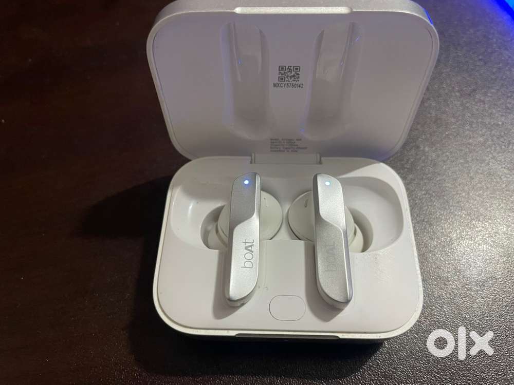 BOAT earphones with DOLBY PREMIUM AUDIO