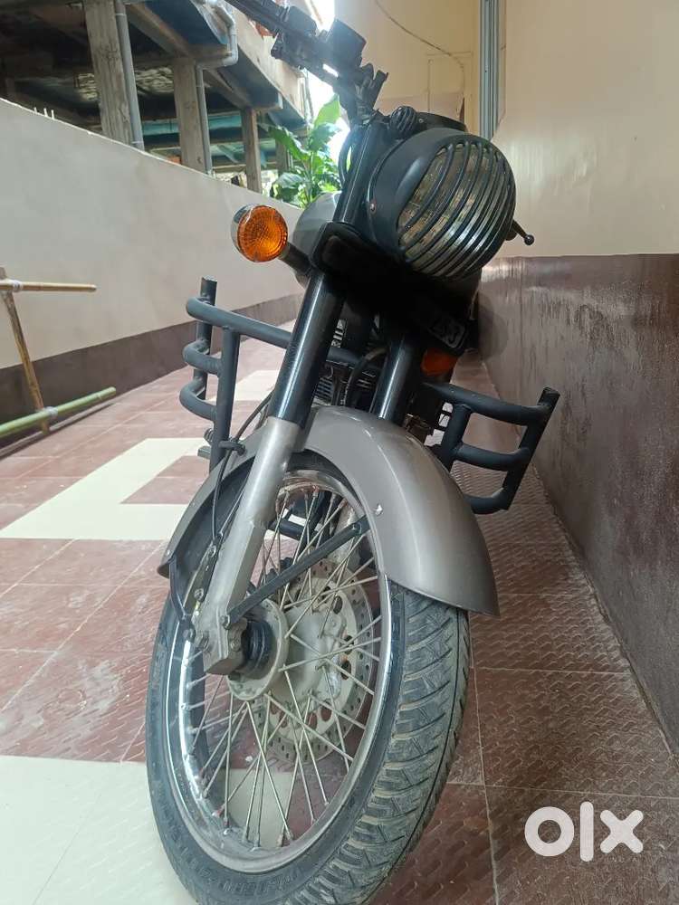 Royal enfield classic for sell in good condition.