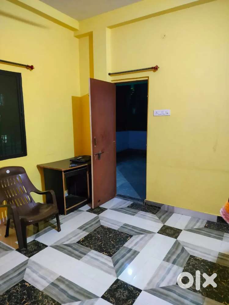 Single room available for rent