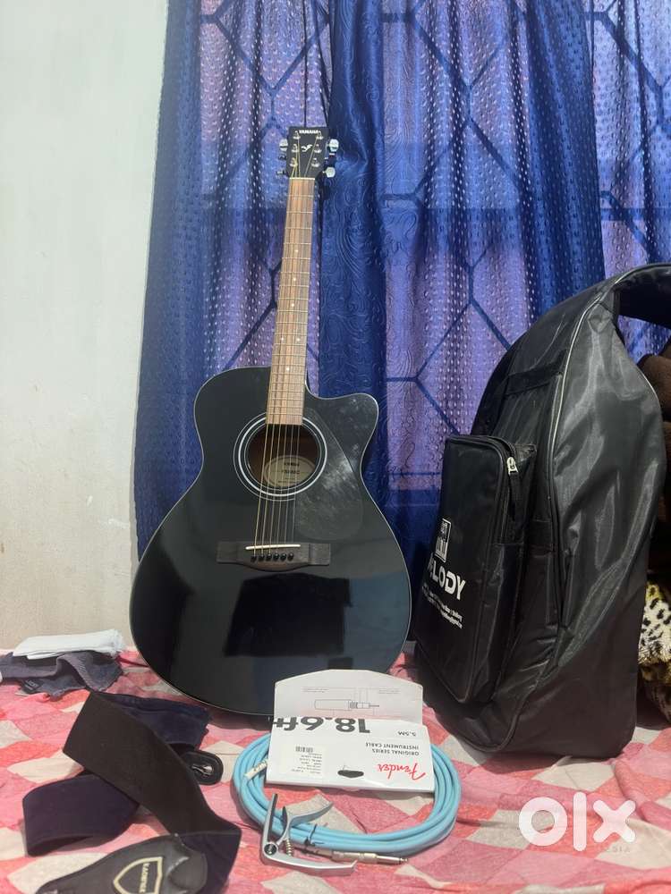 YAMAHA GUITAR  actual price 15k