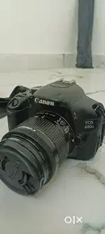 Canon D600 flip display ke sath