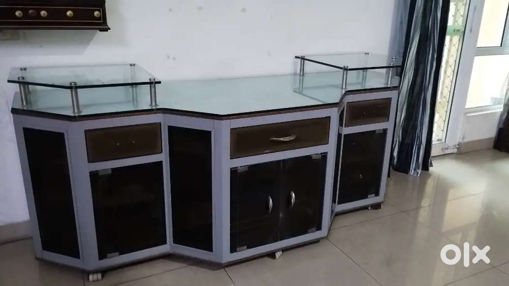 Aluminium table
