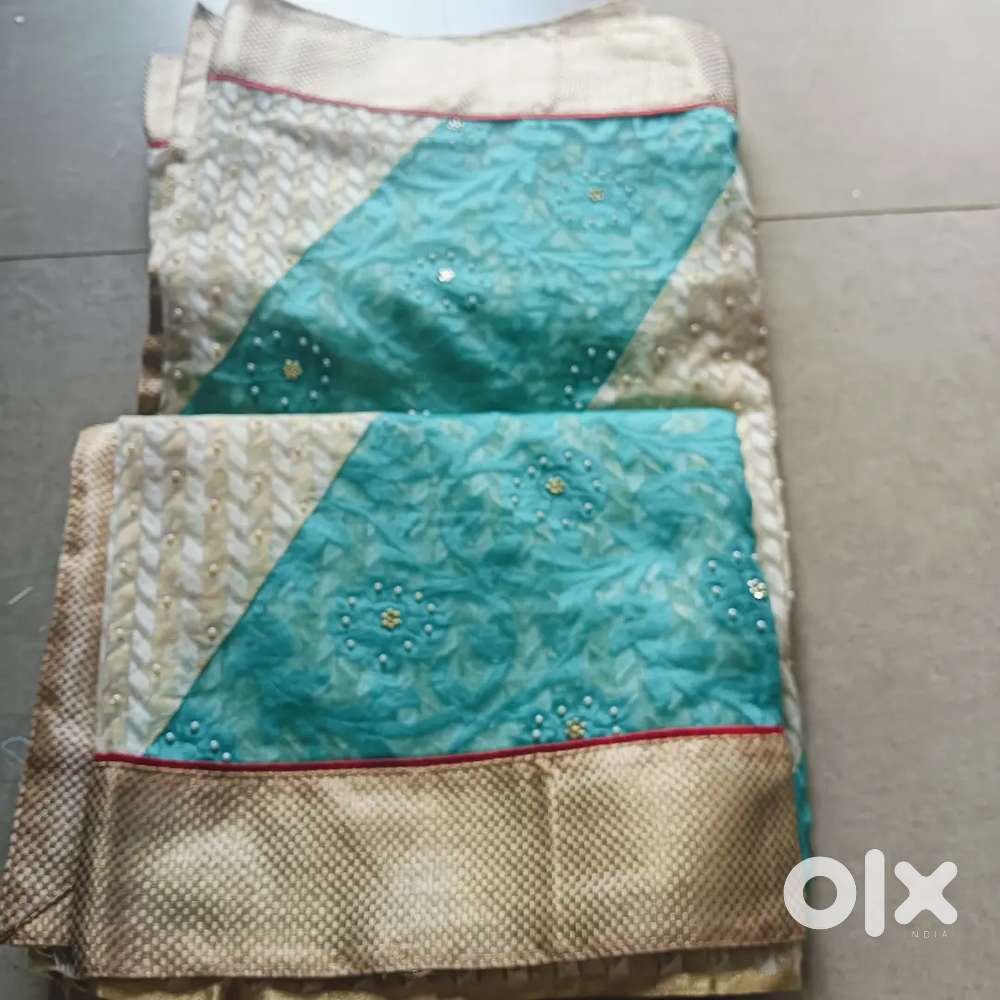 Off white and sea greeen Sreee