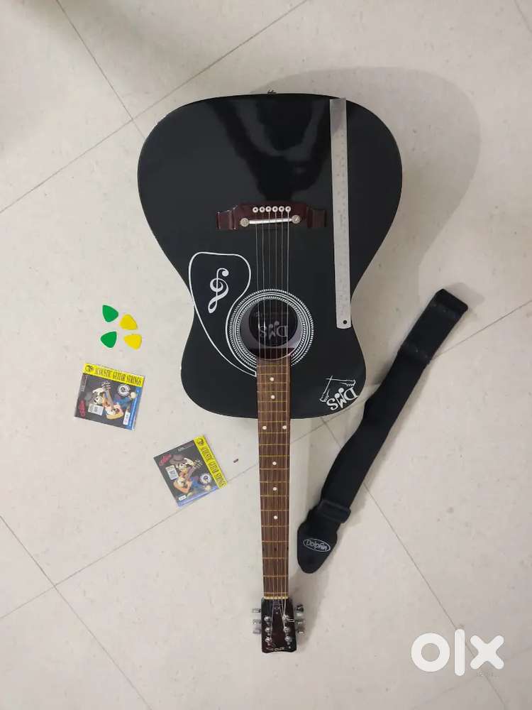 New 1st hand guitar
