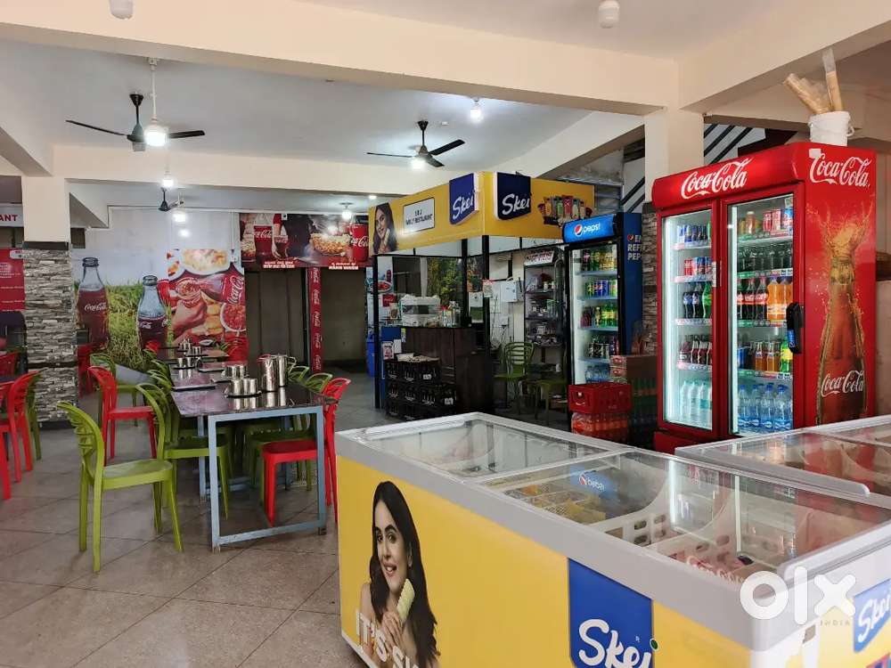 200 seat in the restaurant and unlimited car and bus parking