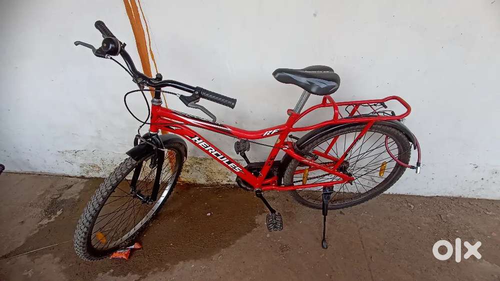 HERCULES

THRASHER 26 RED 26 T (inch) Road Cycle (Single Speed Red)