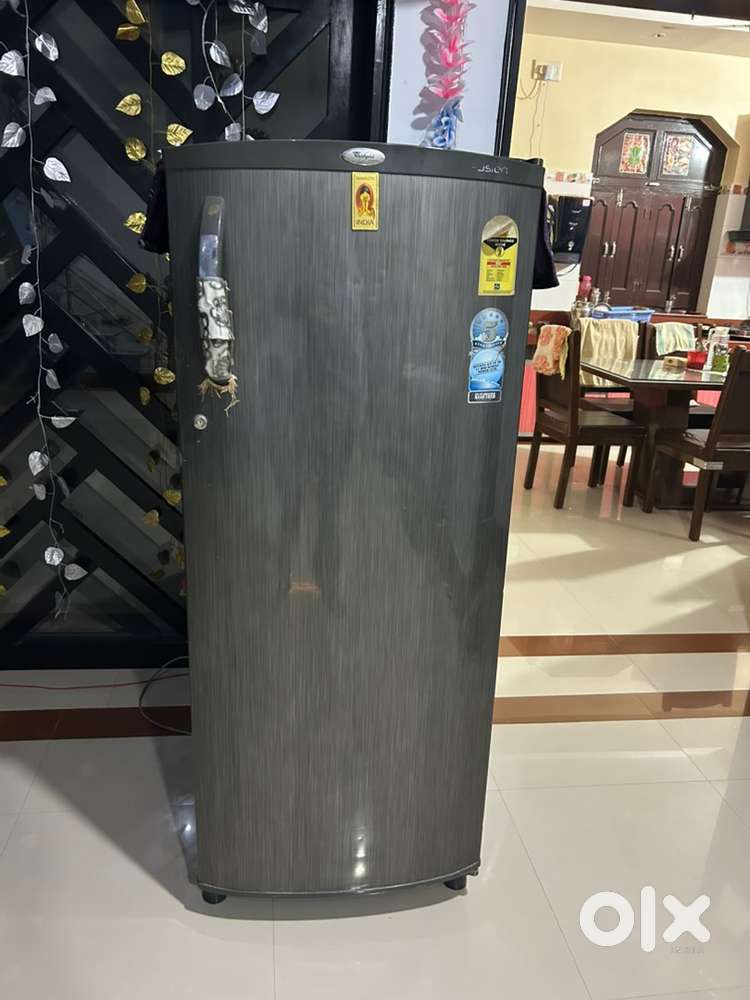 Whirlpool 290 liter 8 yr old Freez