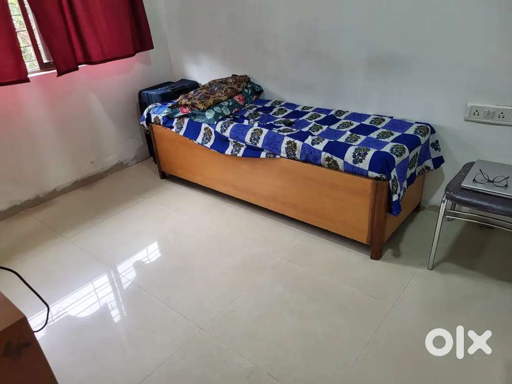 Pg available for  a room single occupancy in rto road