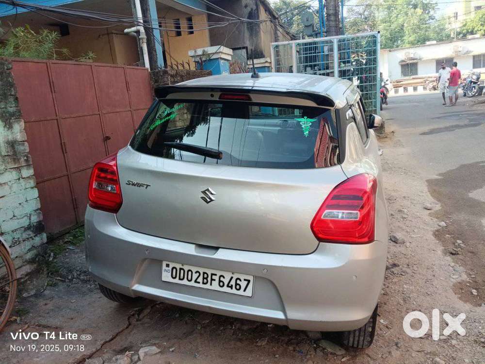 Maruti Suzuki Swift AMT VVT ZXI, 2019, Petrol