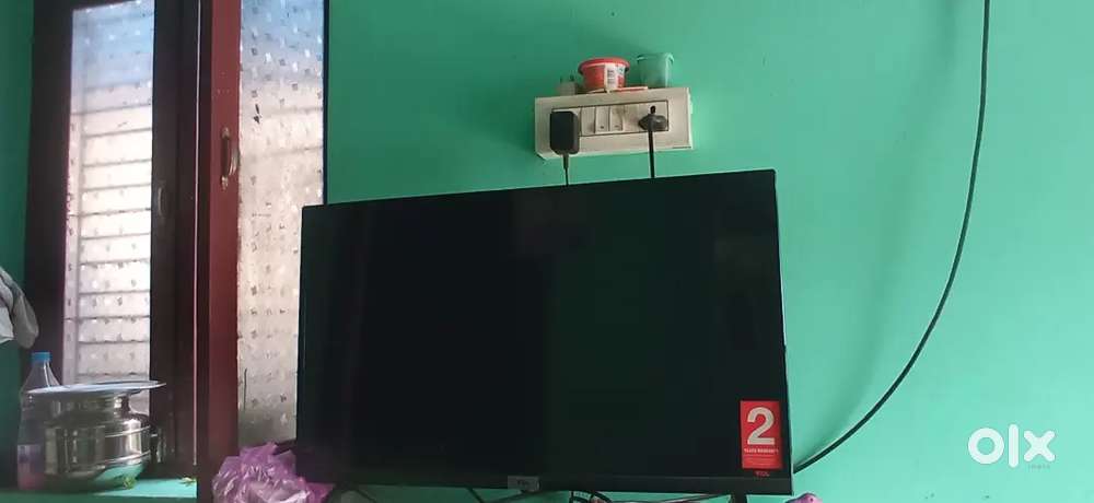 Tcl 32 inches tv for salee