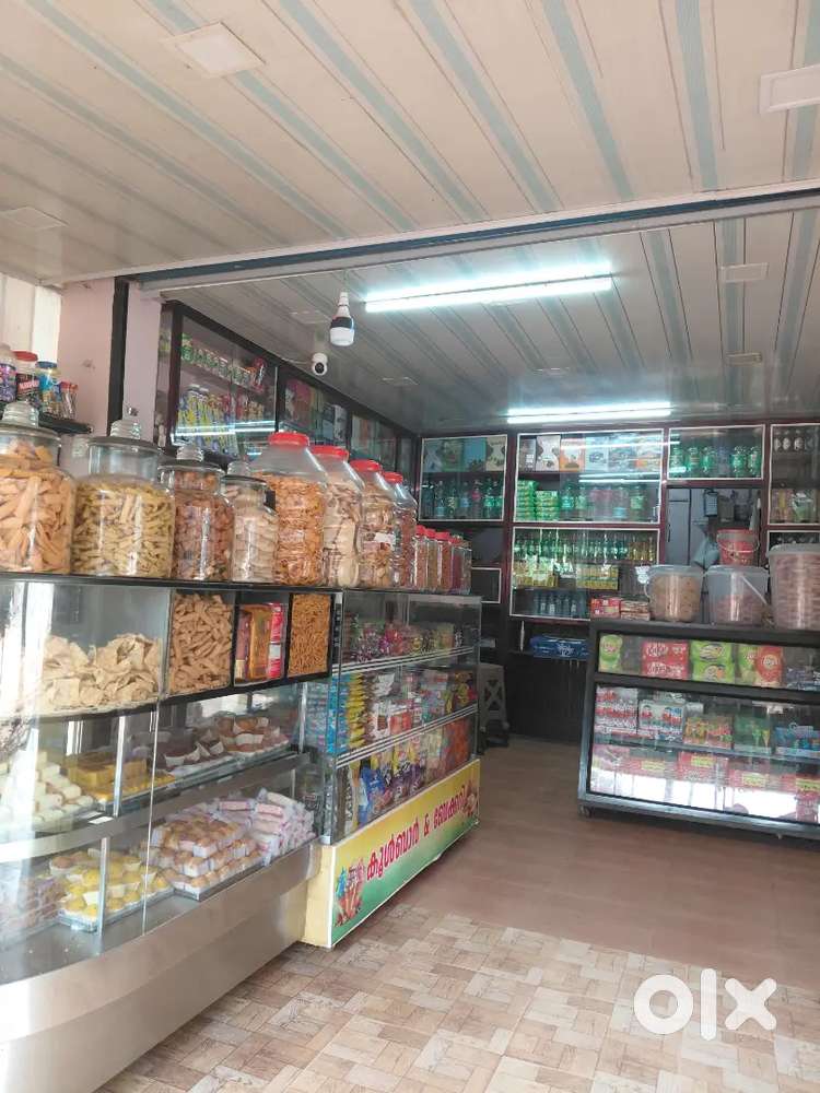 Tea maker and juice maker/assistant