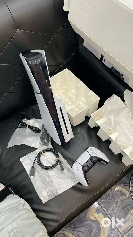 SONY PlayStation 5 console 825 GB disk version with portal console