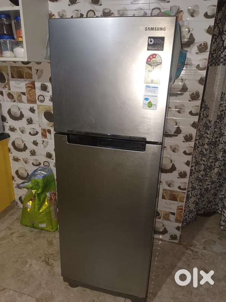 Samsung 253 liters double door fridge for sale.