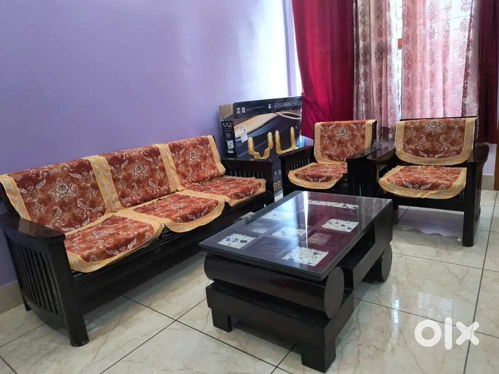 5 Seater Sofa with Centre Table