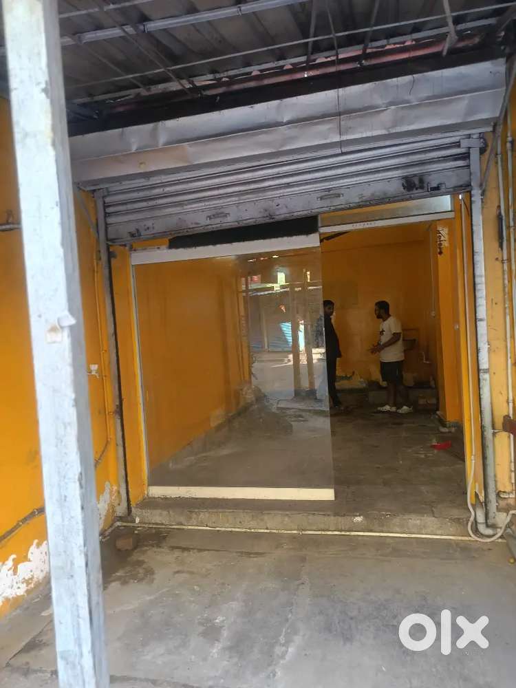 SHOP RENT AT KESTOPUR 16FEET MAIN ROAD FACING REDAY TO MOVE
