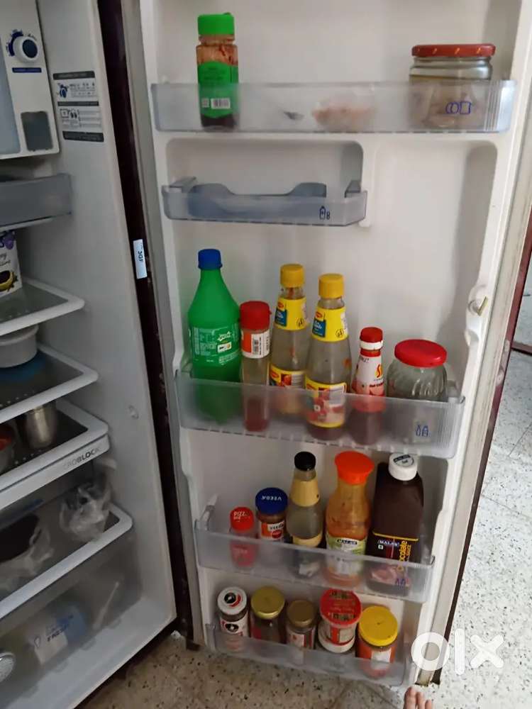 215 ltr Whirlpool fridge 2018 make