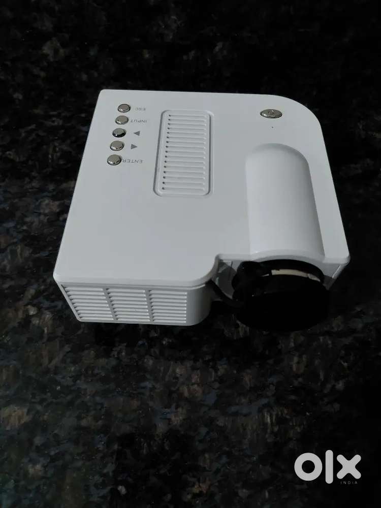 LED PROJECTOR.  Lcd image system.perfect for DVDs, Pictures, and more!