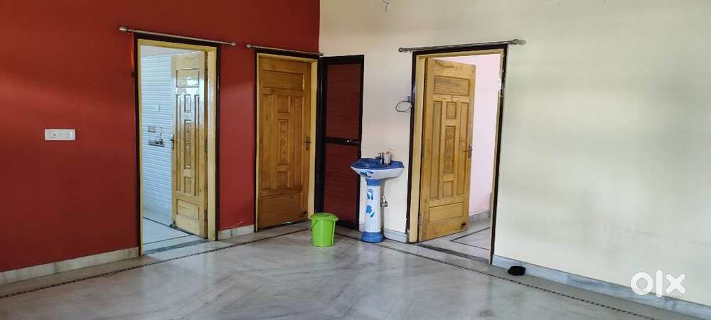 Best condition 2 BHK flat available - Vegetarian allow