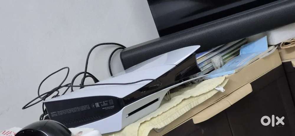 PS5 Disc Edition - 2 months  Brand New