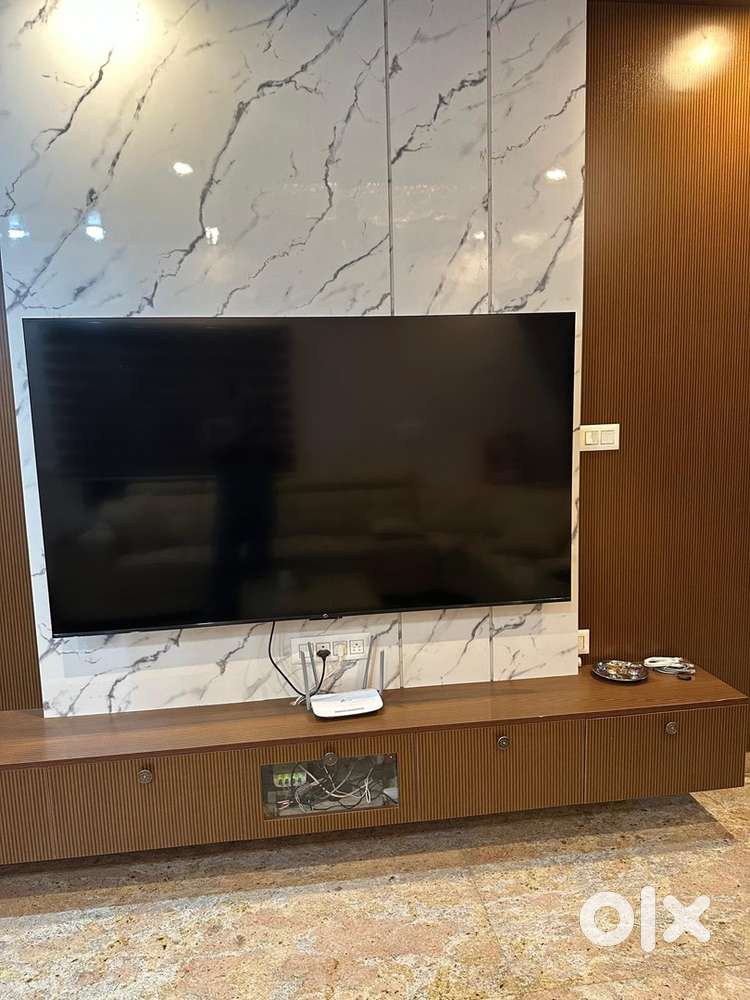75-inch TCL Smart TV – Only 6 Months Old  Excellent Condition