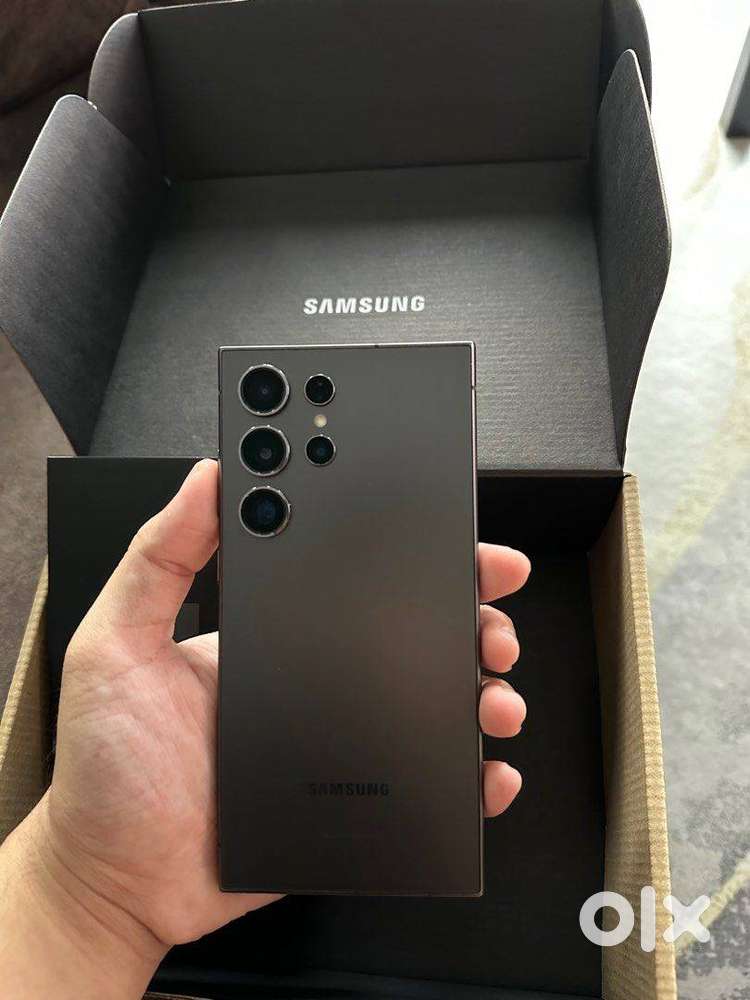 Selling Samsung S24 Ultra, Less Used, Mint Condition,12/256GB Variant.