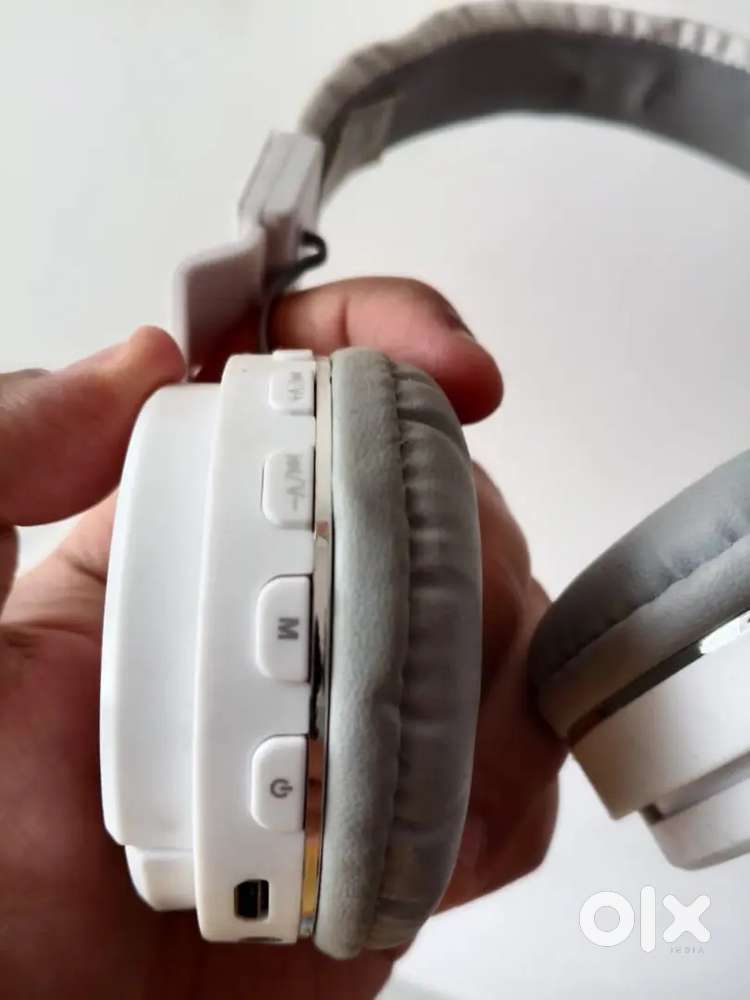 SH 12 Bluetooth Headphones