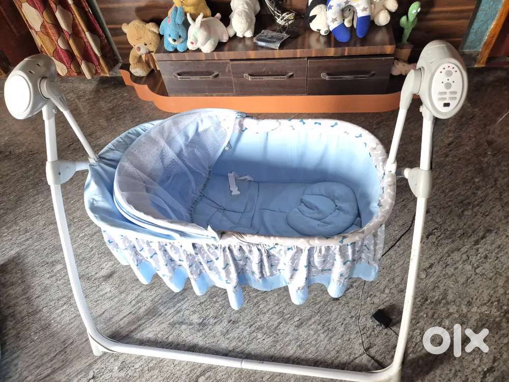 BABYHUG CRADLE