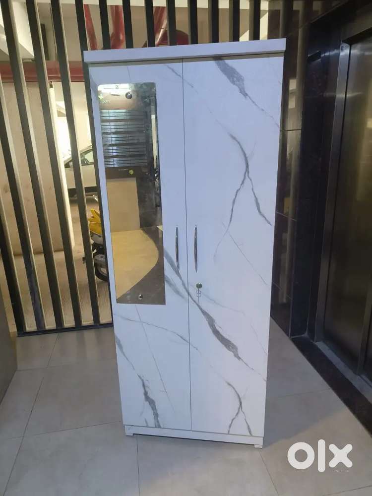 BRAND NEW 2 DOOR WARDROBE 2.5*6