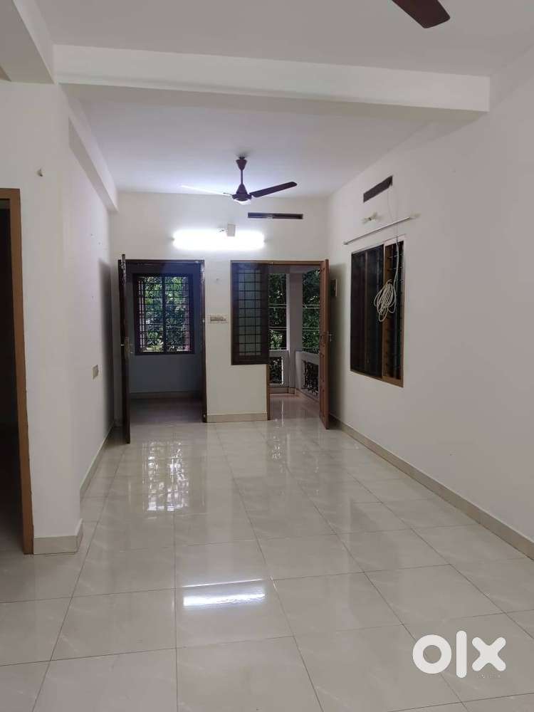 2 Bhk House 1st flr nr Vyttila TocH schul for Employed Family