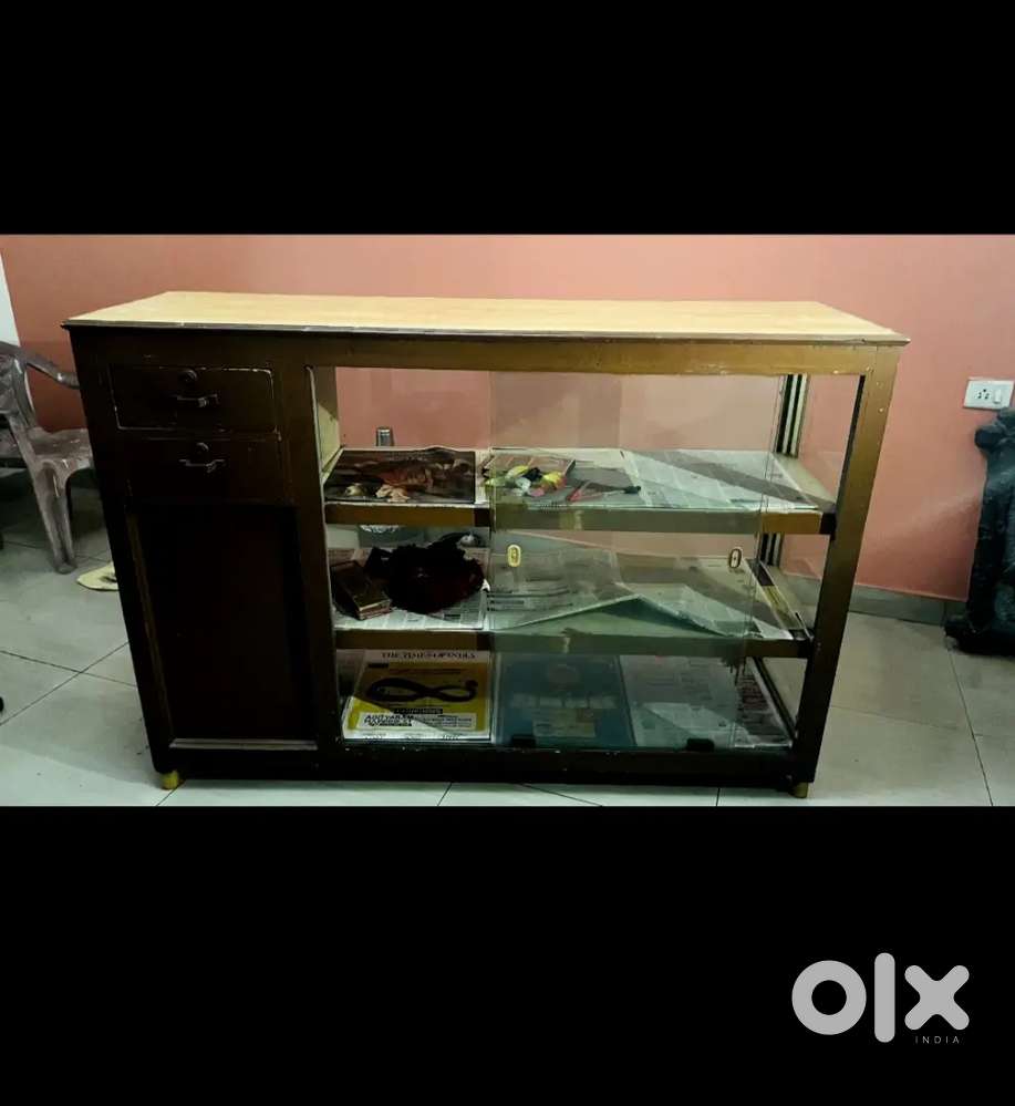 Cash counter with Mirror display counter