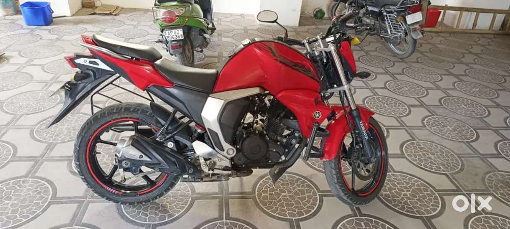 Yamaha fz , showroom track