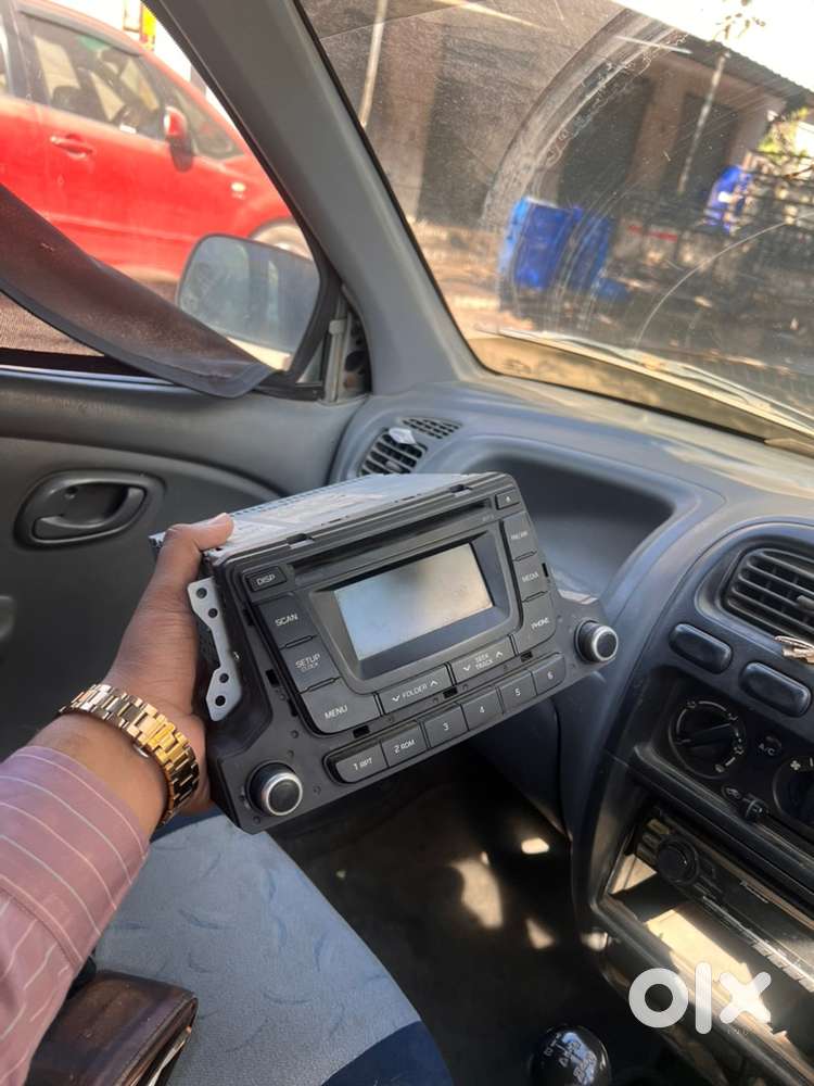 Hyundai grand i10 music player (original )