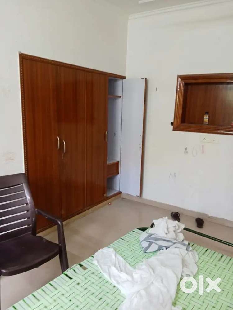 To-Let 2BHK DDA Flat in Mayur Vihar 1