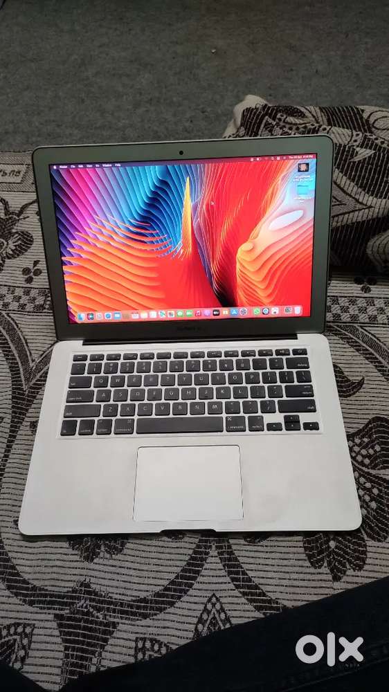 MacBook Air 13 2017 – Like New Condition