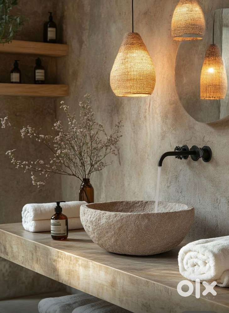 Female spa / massage therapist