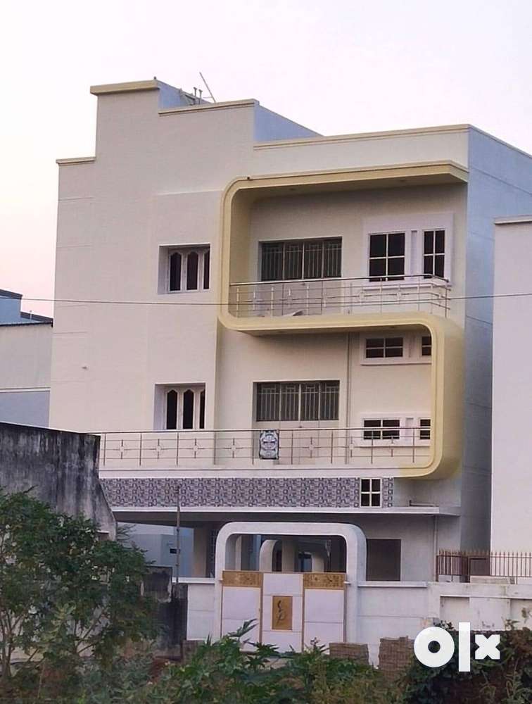 3bhk Brand new super deluxe house with car parking