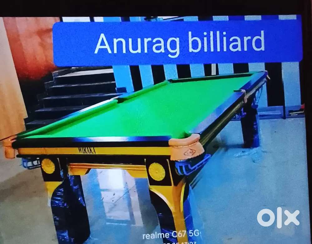 Pool table and snookar table