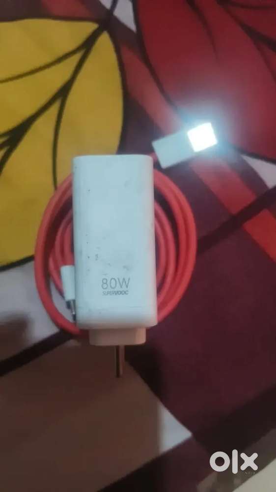 Oneplus 80w orizanl charger