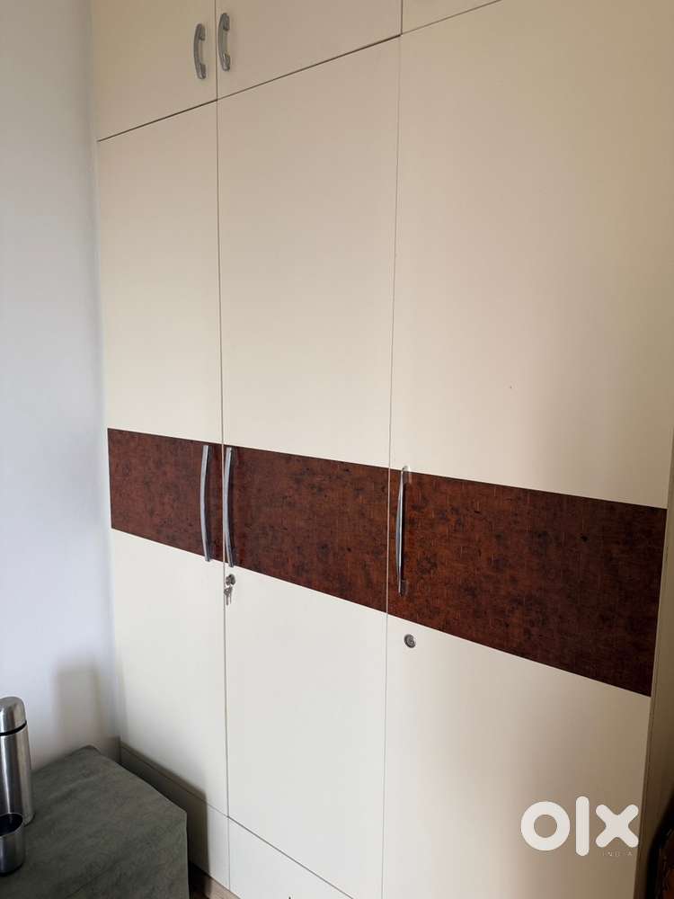 Require flatmate for fully furnished room