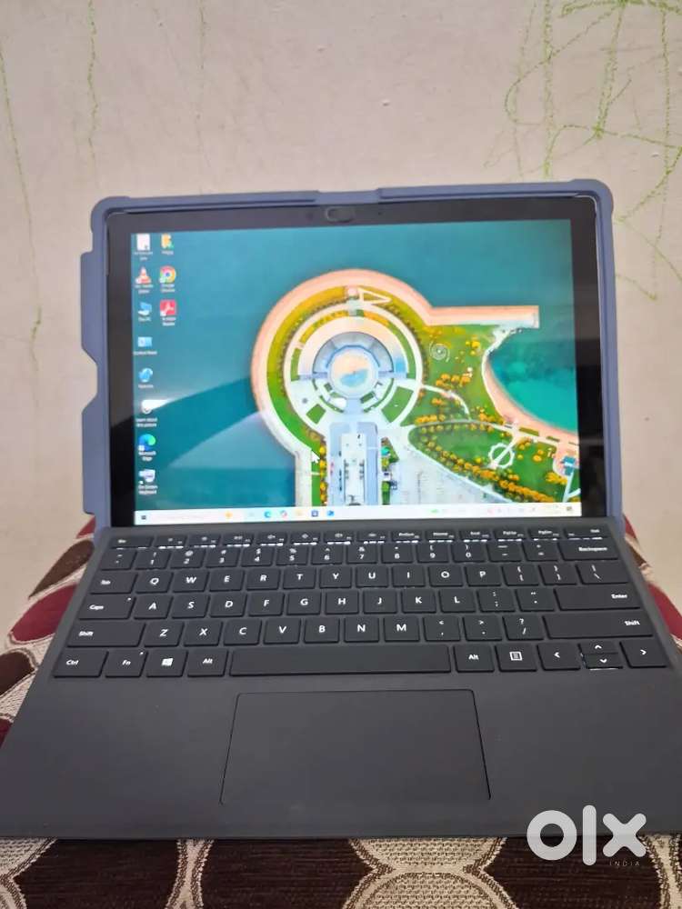 Microsoft Surface Pro 6  i5 8th Gen  8GB RAM  120GB SSD  28000/_