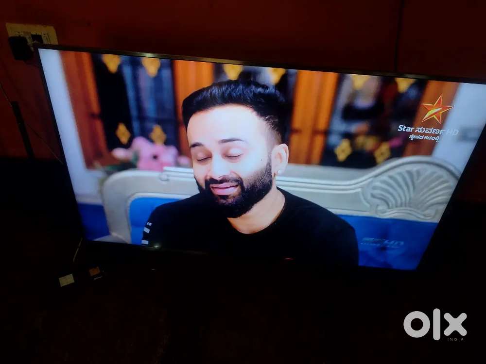 Mi65inch smart tv good working conditions with remote good quality