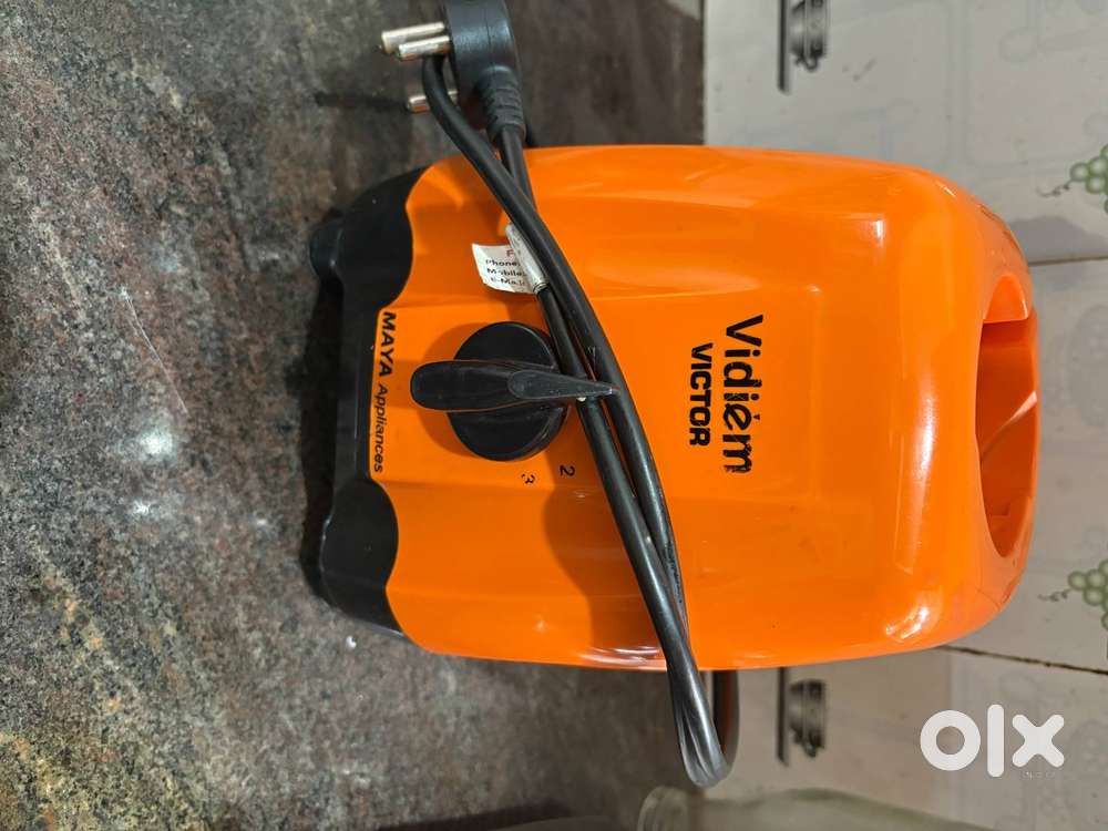 Mixer Grinder along with vegetable chopper