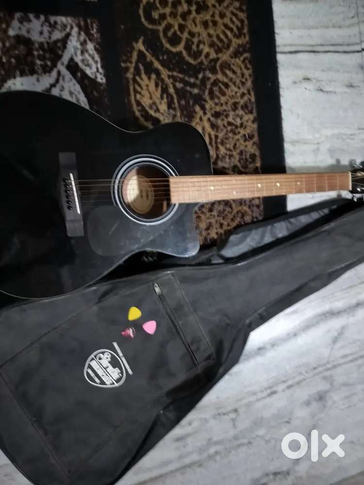 An brand new yamaha guitar for professional use