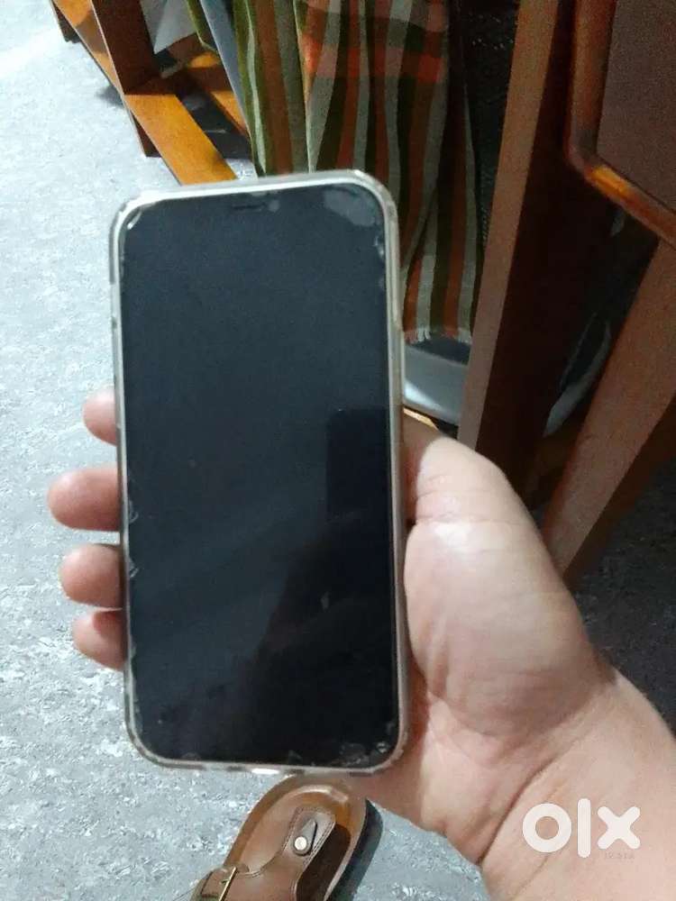 iPhone12 price 20000