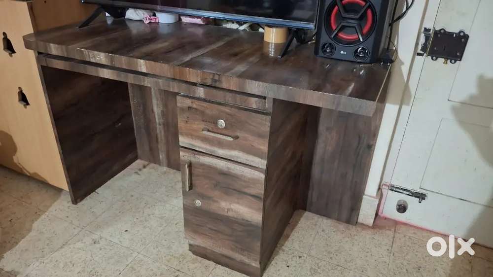 TV table 4×2