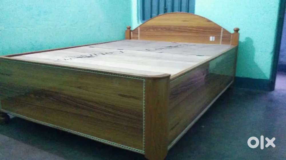Very attractive box bed having size 5/6•6