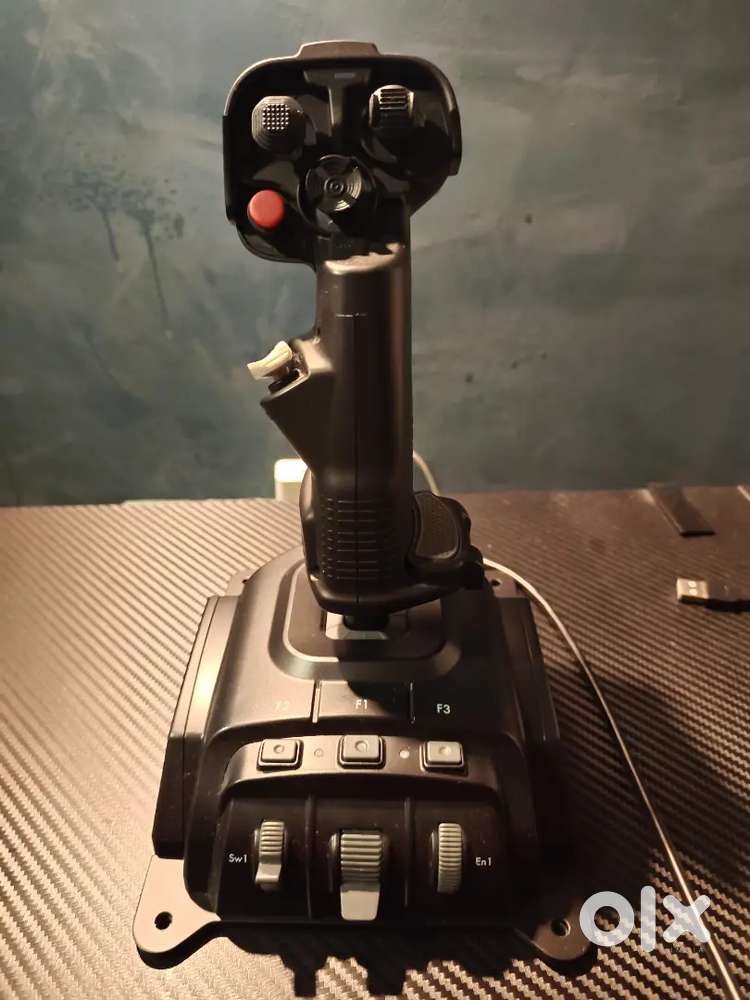 Gladiator EVO 'Space Combat Edition' Premium × 1
Right-handed